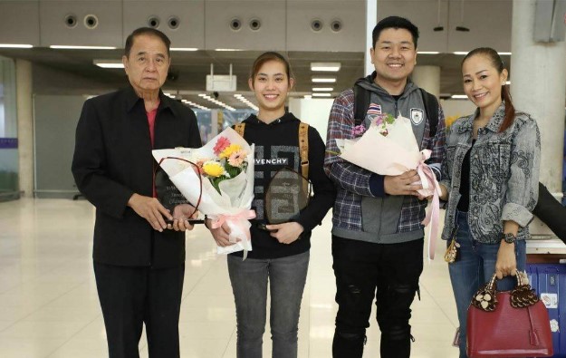 พลอยชมพู เหล่าเกียรติพงษ์ หอบโล่ห์แชมป์ เอเชีย-แปซิฟิค แชมเปี้ยนชิพ 2023 กลับถึงไทย